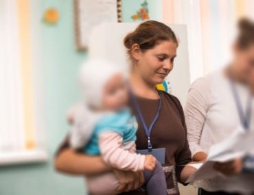 4-toamna-aceasta-cristina-a-participat-pentru-prima-data%cc%86-la-o-simulare-a-procesului-de-vot-920x613