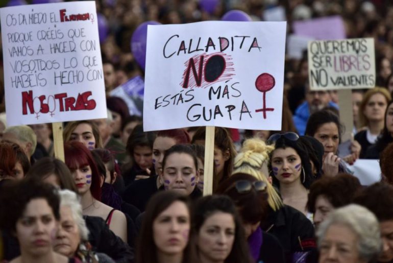 zeci-de-mii-de-persoane-au-protestat-n-spania-mpotriva-violen-ei-asupra-femeilor-51988-1543168690