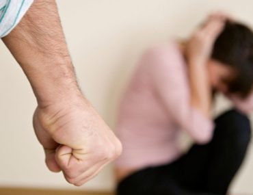 violenta-in-familie-solutii-0-800x450