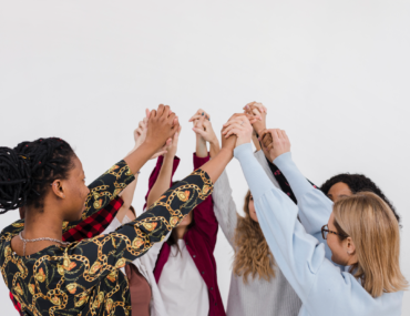 group-best-friends-holding-hands